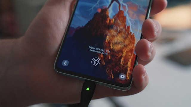 How to save smartphone battery draining tips